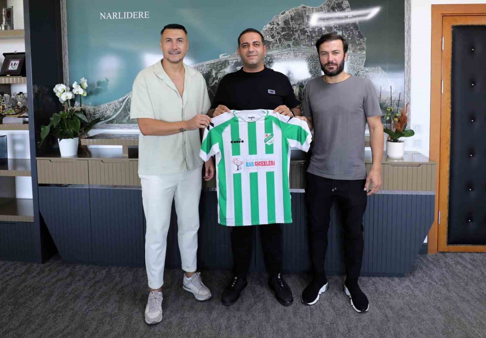 Adis Jahovic ve Berkan Emir, amatöre transfer oldu