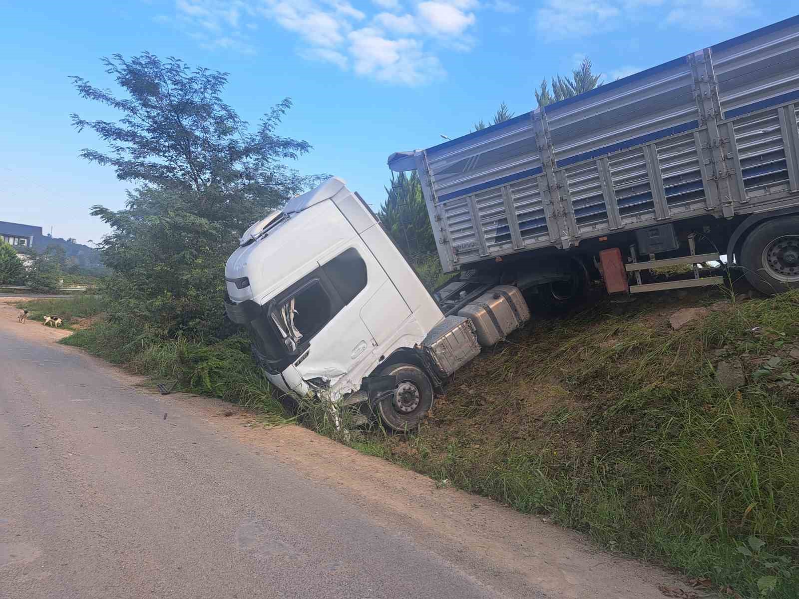 Ordu’da tünel çıkışı zincirleme kaza: 1’i ağır 5 yaralı
