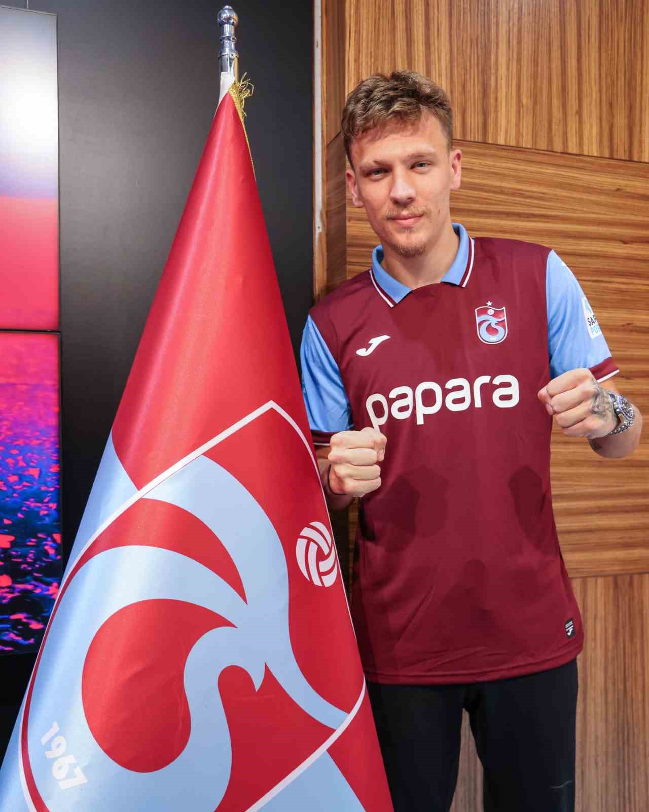 Trabzonspor, Serdar Saatçı için imza töreni düzenlendi
