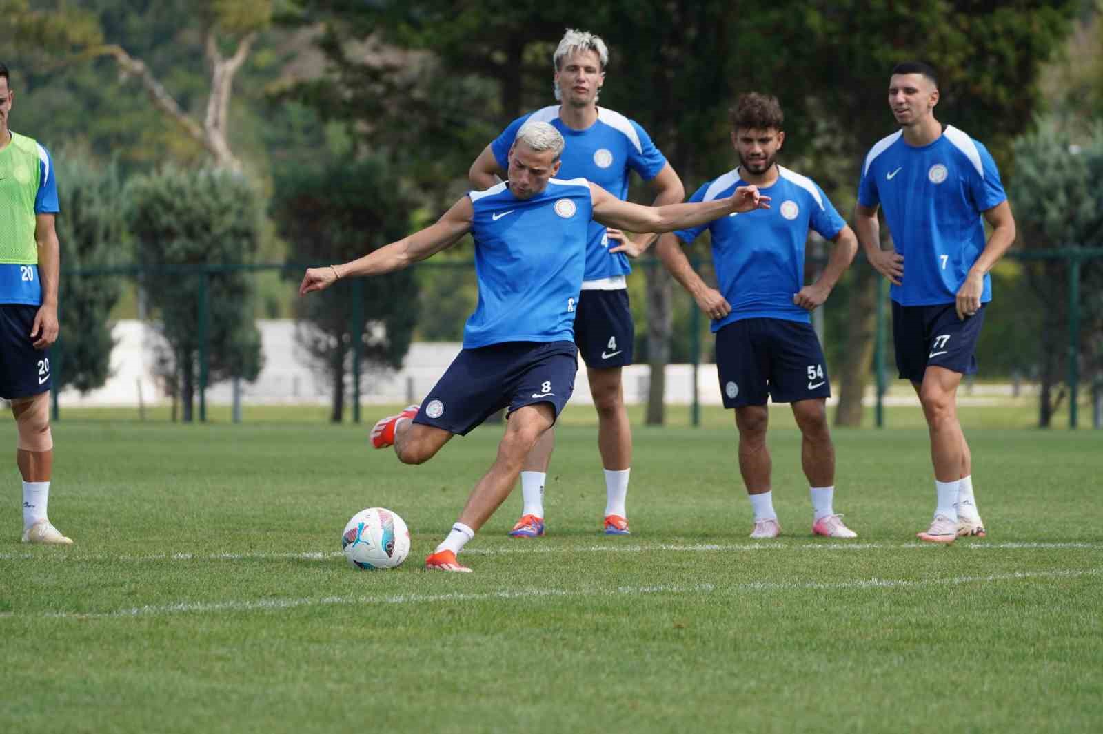 Çaykur Rizespor Galatasaray maçı hazırlıklarını tamamladı
