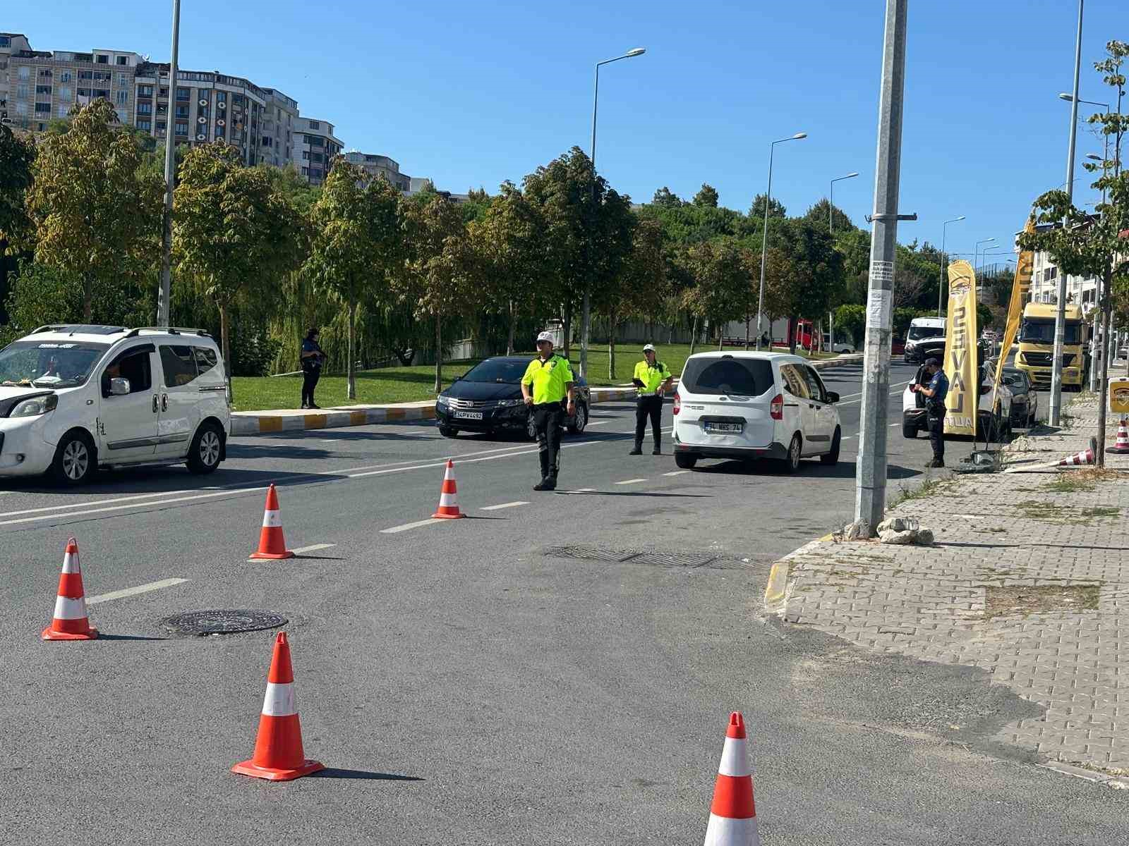 Esenyurt’ta geniş çaplı denetim: Aranan 4 şahıs yakalandı