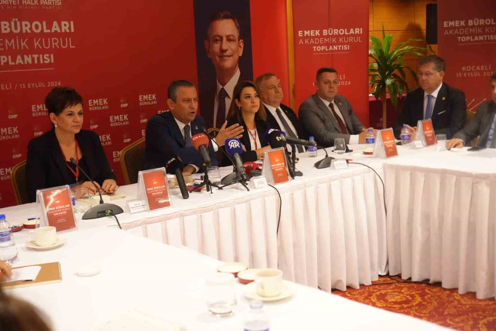 Özgür Özel: "2025 yılının Kasım ayı sayın Erdoğan’a bir çağrı yaptığımız tarihtir"
