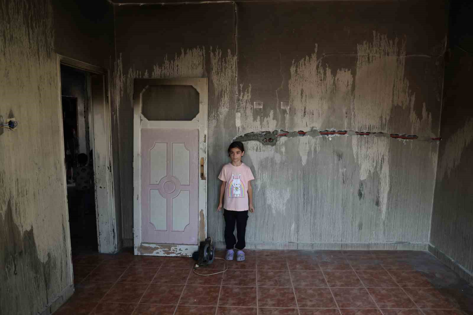 L&ouml;semi hastası Almina&rsquo;nın evi yandı
