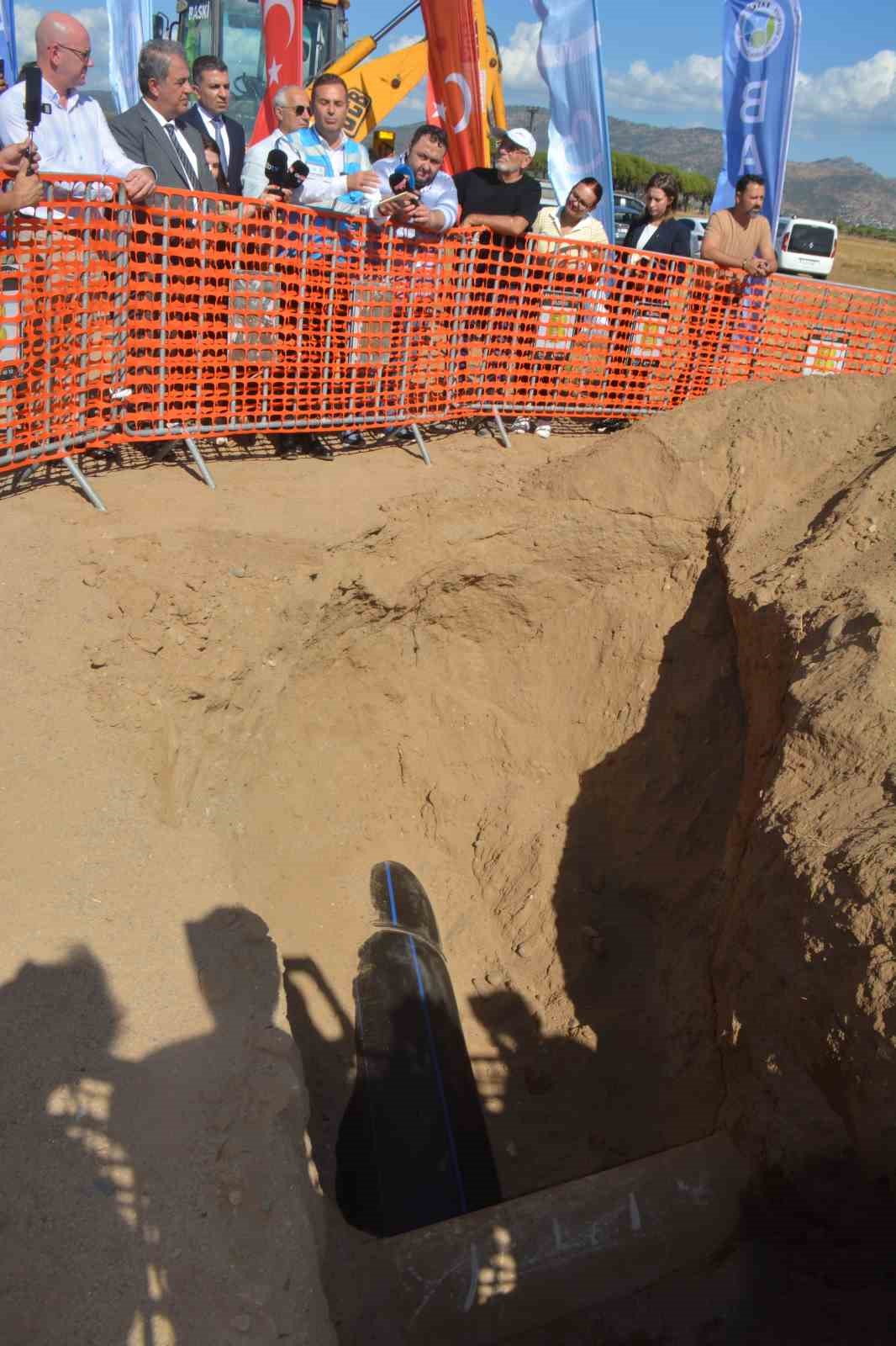 Balıkesir B&uuml;y&uuml;kşehir Belediyesi&rsquo;nden; Edremit K&ouml;rfezi&rsquo;nin kronikleşen altyapı sorununa neşter
