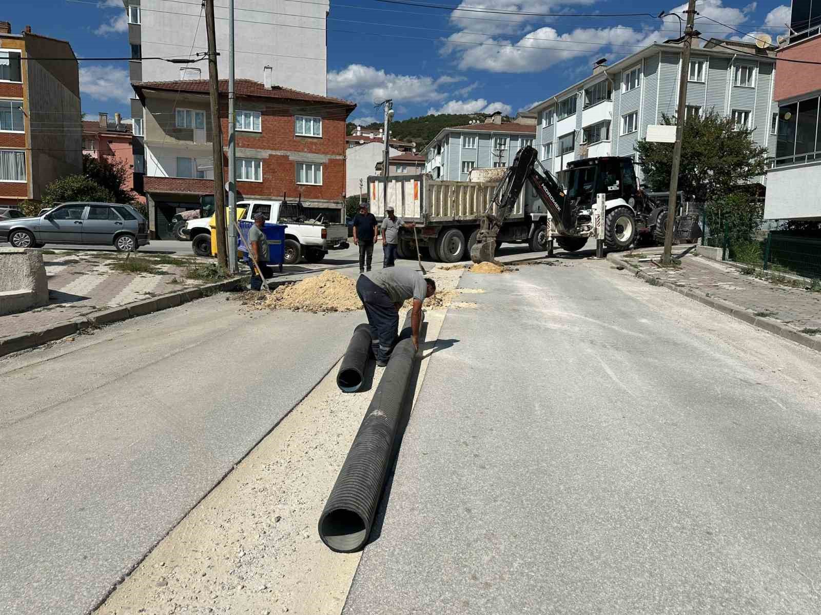 Bozüyük’te Meslek Lisesi Caddesi’nde yeni hat çalışması