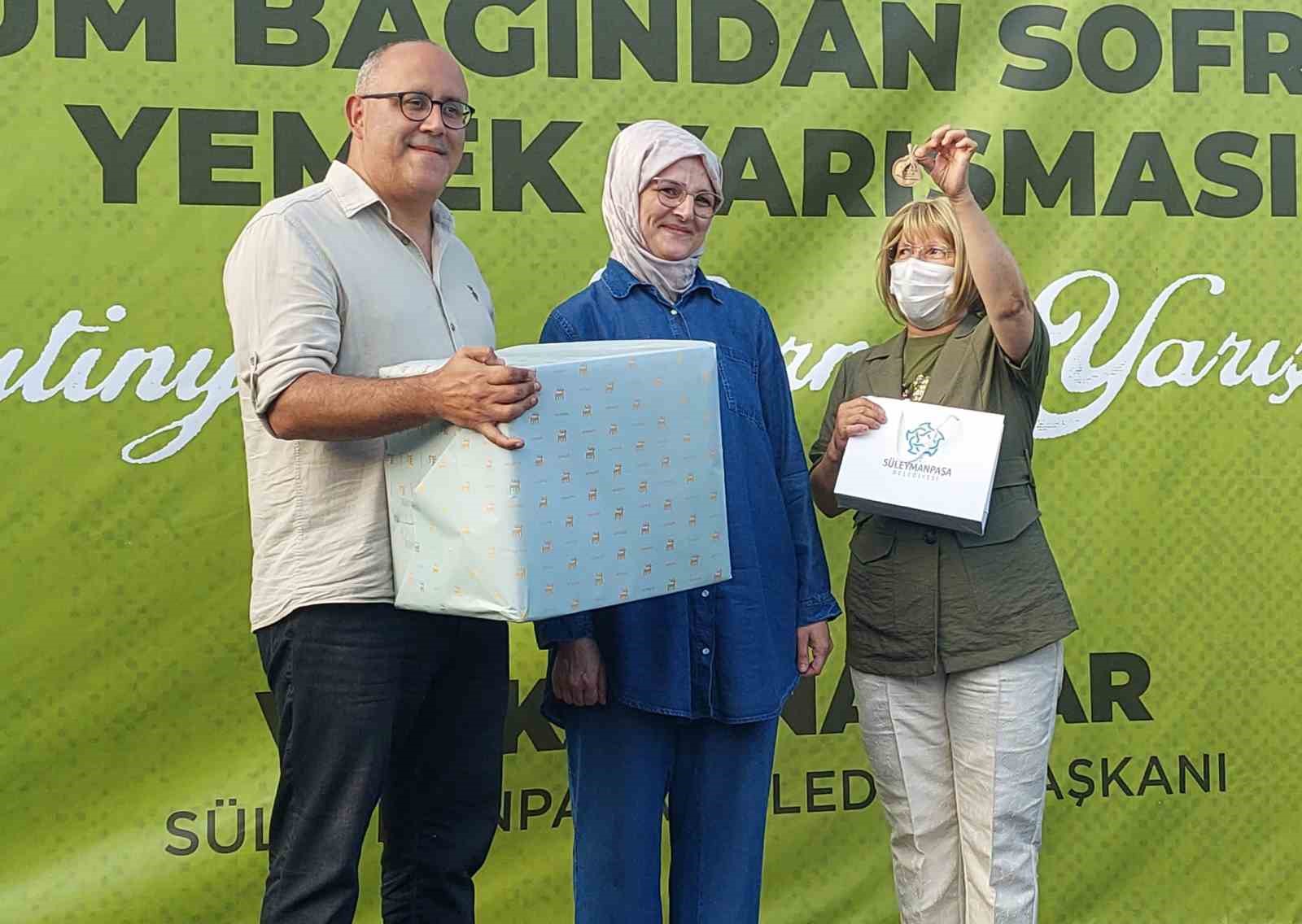Sarmalar yarıştı
