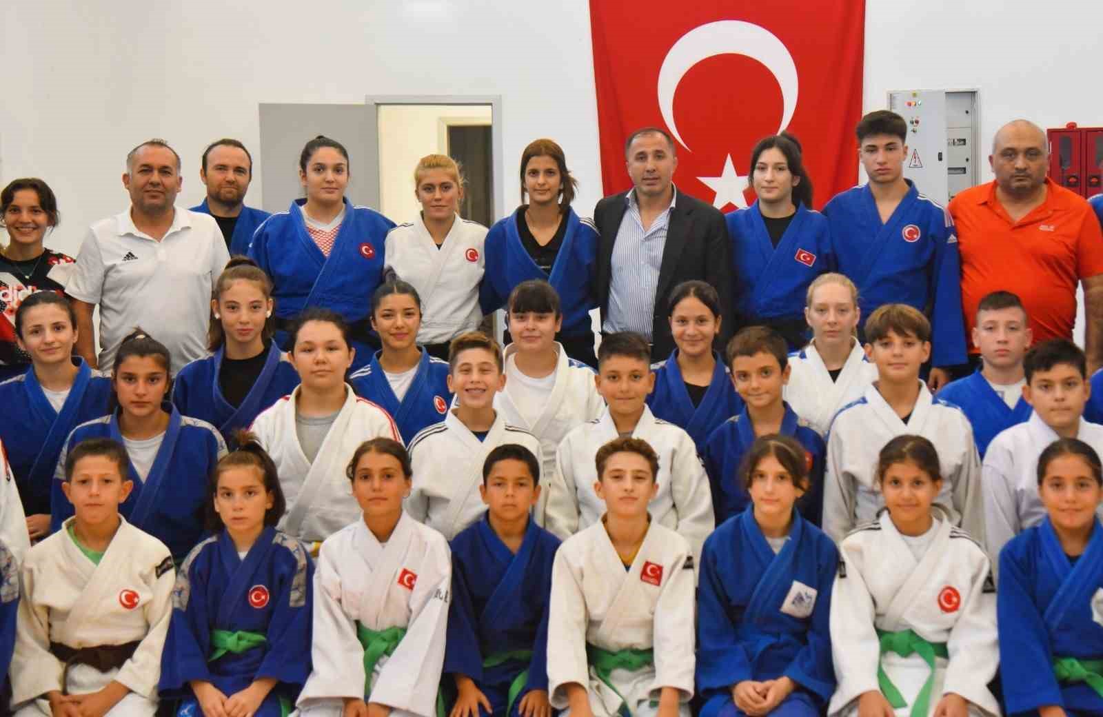Judo Federasyonu Başkanı Huysuz, Yunusemre&rsquo;de judocularla buluştu

