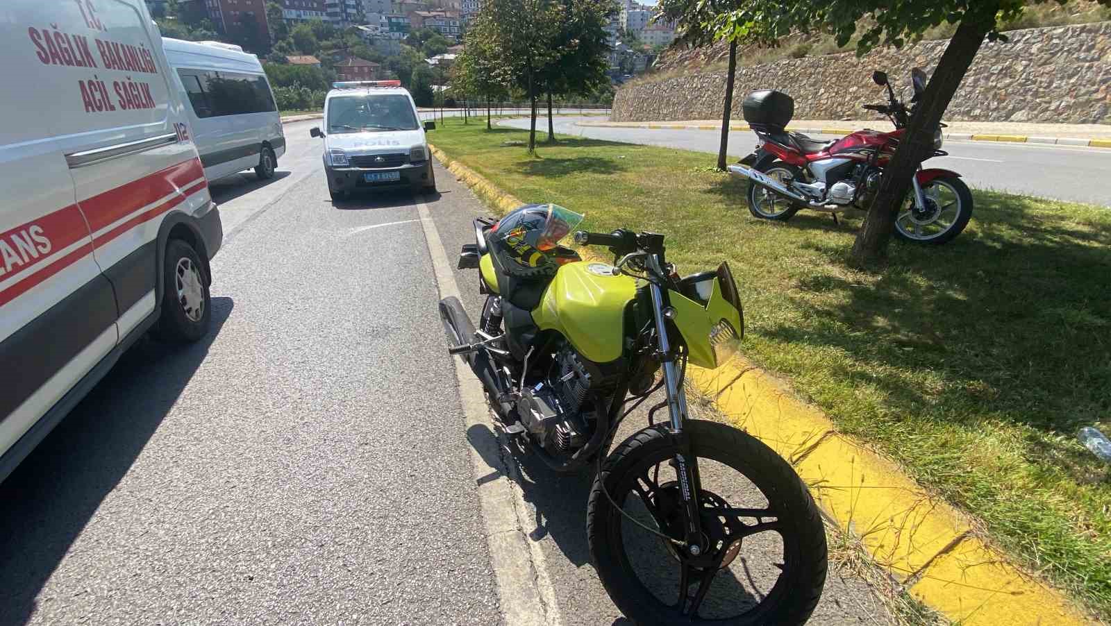 Direksiyon hakimiyetini kaybeden motosikletli kaza yaptı: 2 yaralı
