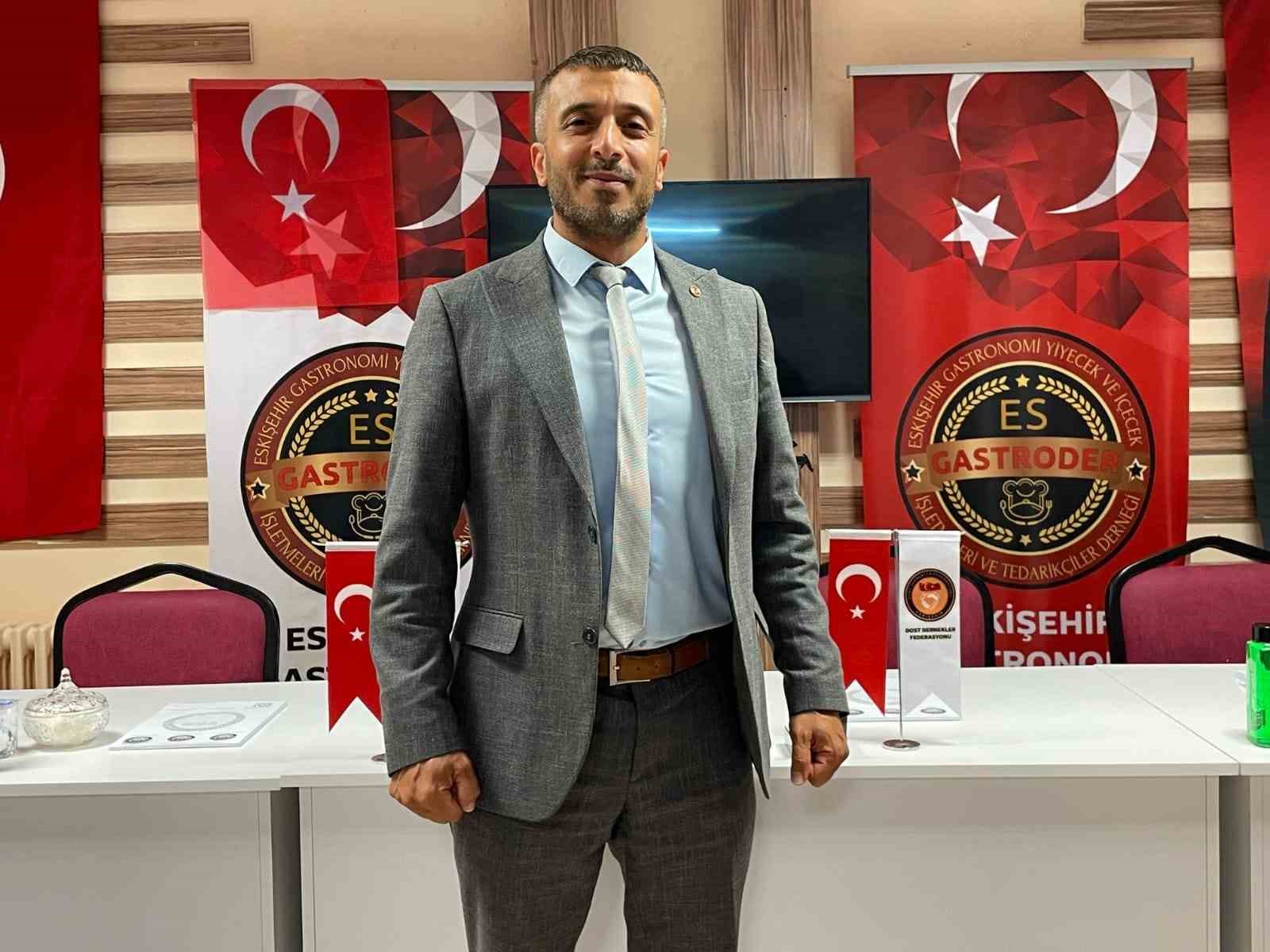Eskişehir Gastronomi Derneği Başkanı Murat Arnik: &ldquo;Usta şefler birer darphane gibi para basıyor&rdquo;
