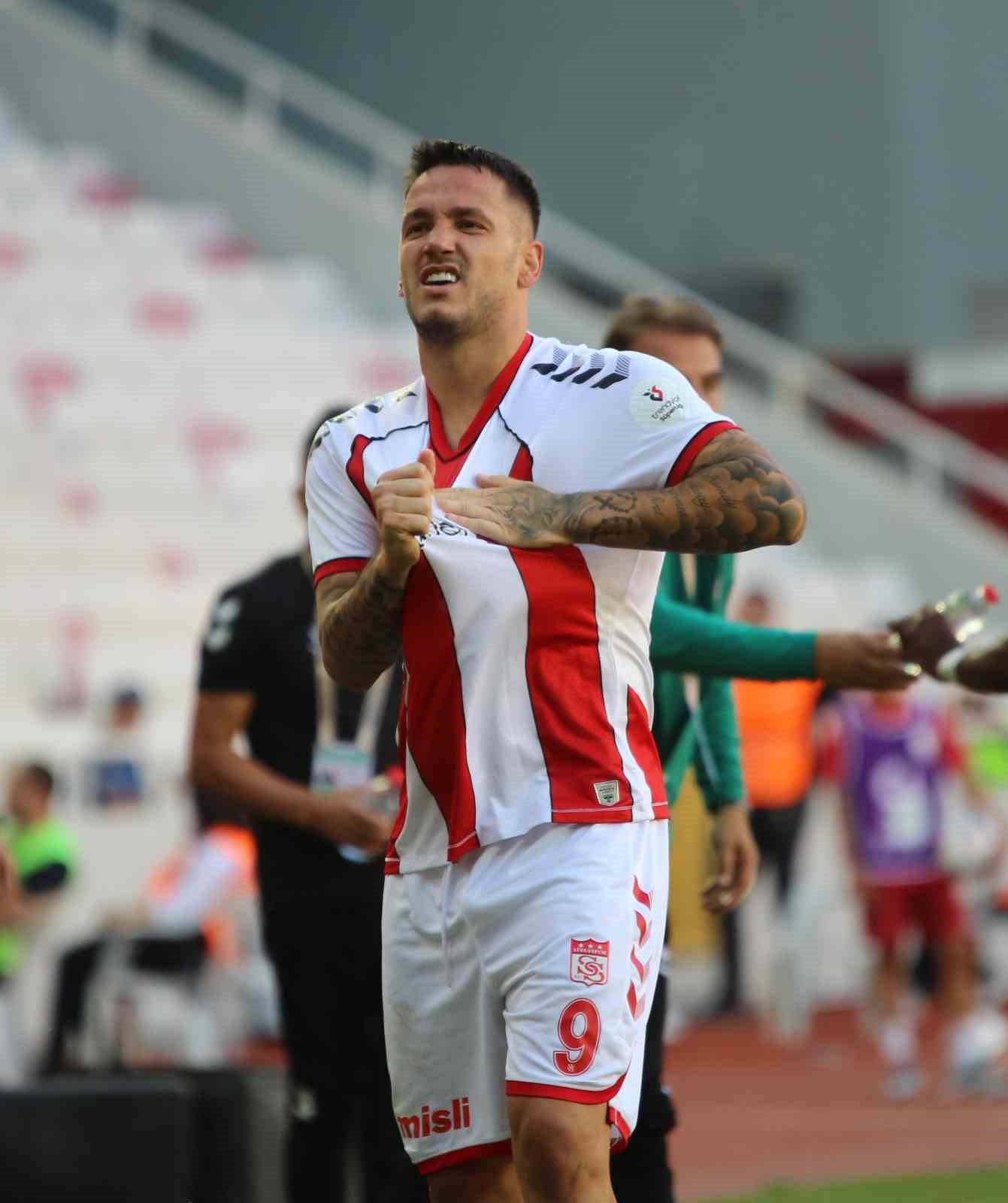 Trendyol Süper Lig: Sivasspor: 1 - Gaziantep FK: 1 (İlk yarı)
