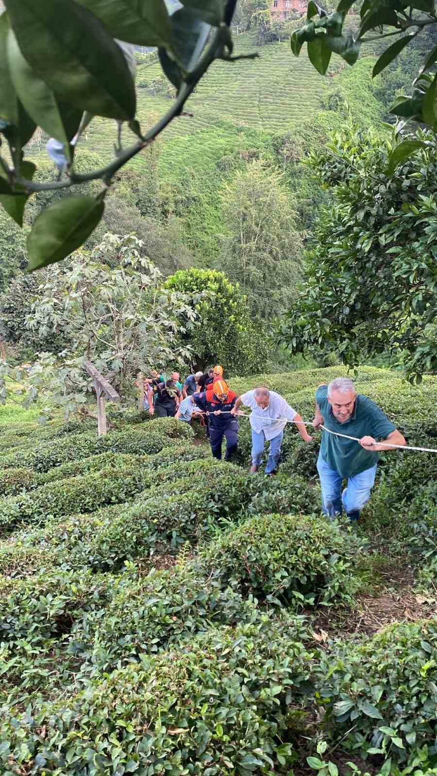 Rize’de ilkel teleferikten düşen kadın yaralandı
