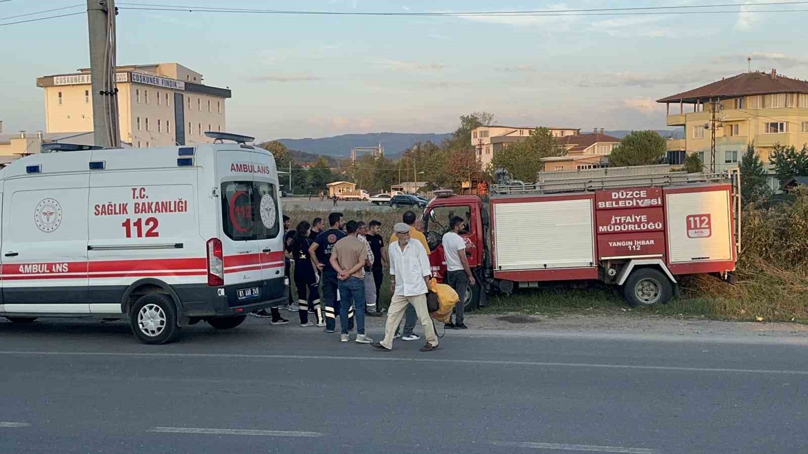 Düzce’de itfaiye aracı ile kamyonet çarpıştı: 1 itfaiye eri yaralandı
