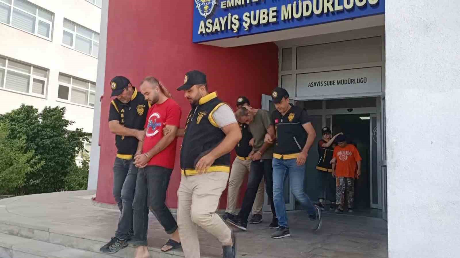 Adana&rsquo;da bir&ccedil;ok farklı su&ccedil;tan aranan 1&rsquo;i kadın 3 h&uuml;k&uuml;ml&uuml; yakalandı
