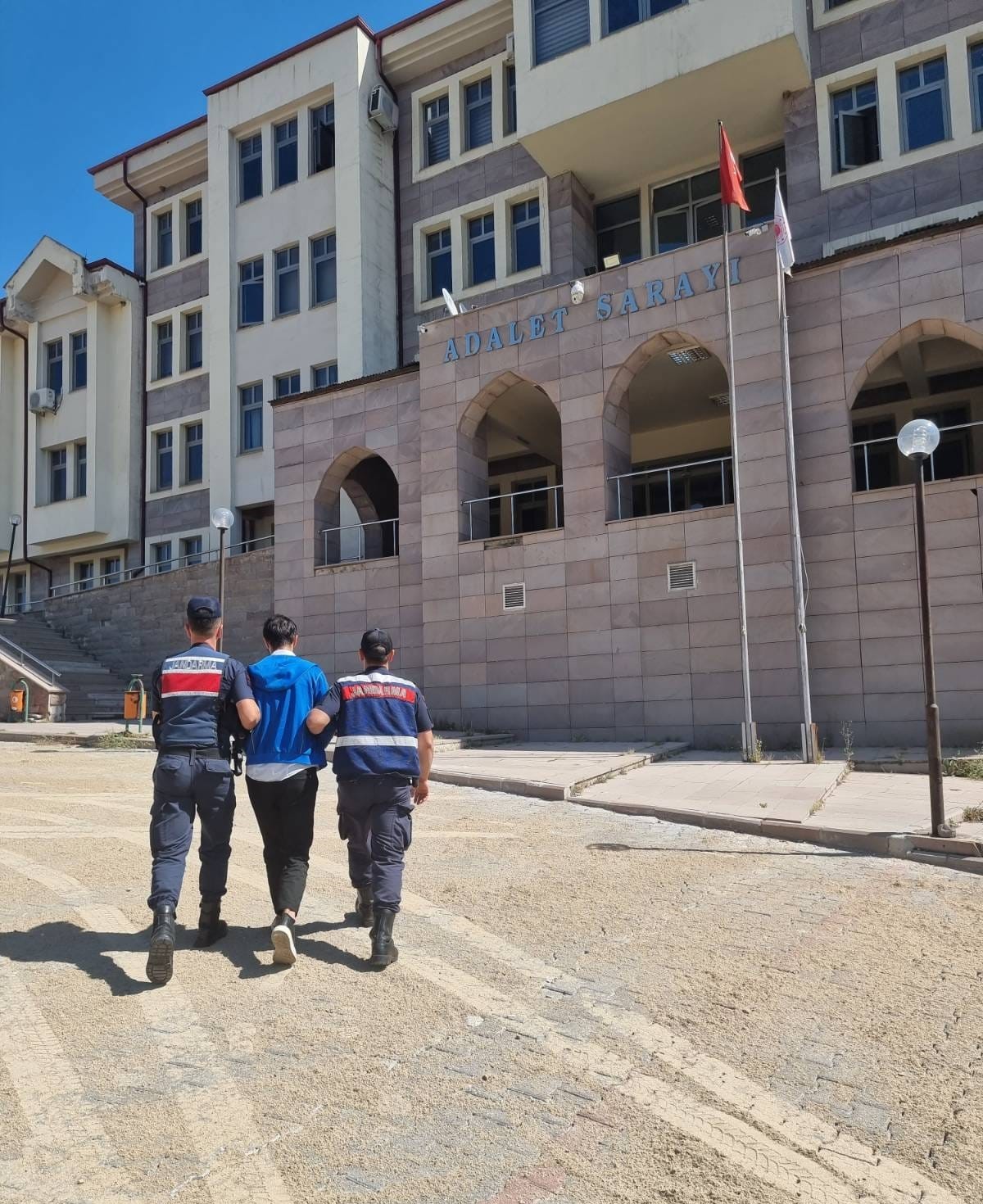 Yozgat’ta şantaj ve taciz suçlarından aranan firari yakalandı