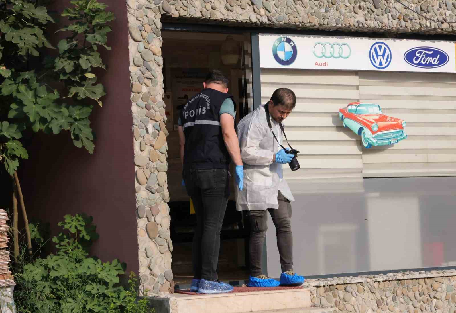Adana&rsquo;da alacak-verecek kavgası: 3 yaralı
