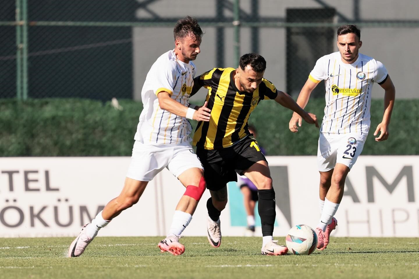 TFF  3. Lig: Aliağaspor FK: 1- Küçükçekmece Sinop Spor: 1