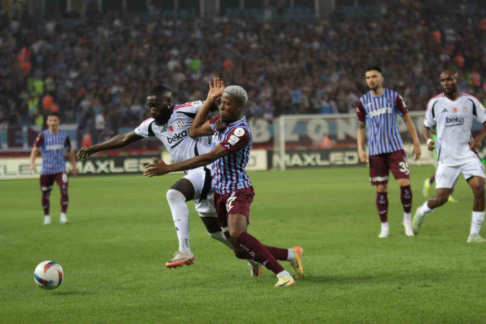 Trendyol Süper Lig: Trabzonspor: 1 - Beşiktaş: 1  (İlk yarı)