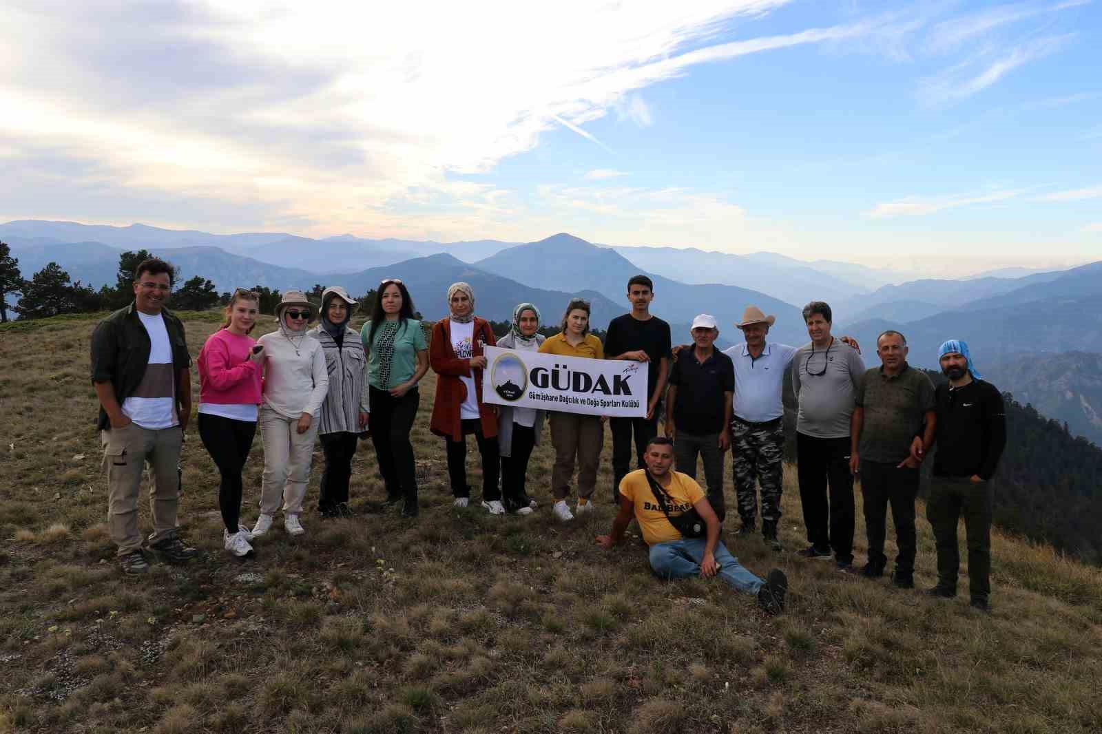 Gümüşhaneli dağcılardan kış mevsimi öncesi bağışıklık güçlendiren etkinlik
