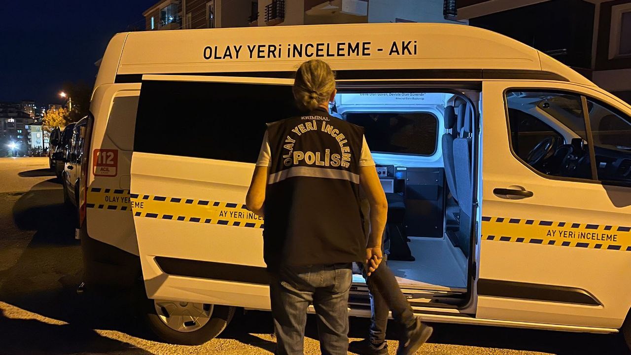 Balkondan düşen 16 yaşındaki genç ağır yaralandı
