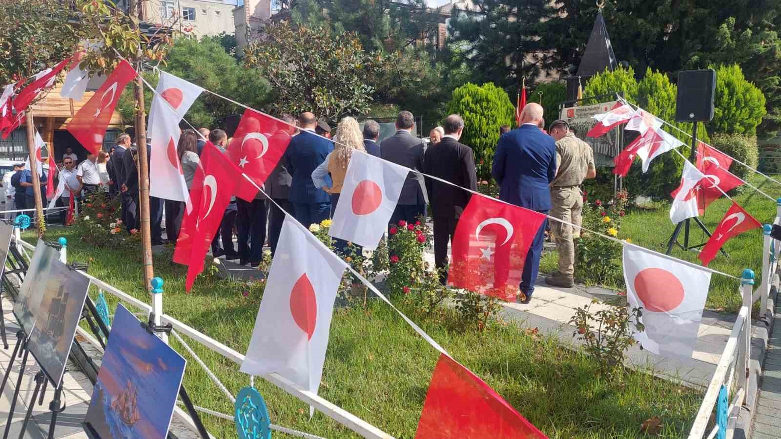 T&uuml;rk Japon dostluğunun temeli orada atılmıştı: Japon ve T&uuml;rk bayraklarıyla donatıldı
