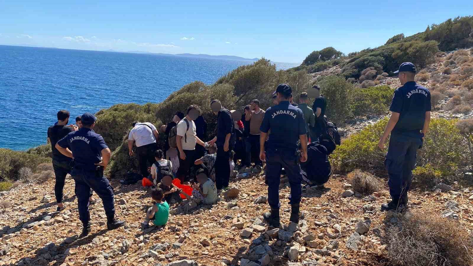 Kuşadası’nda 31 düzensiz göçmen jandarma ekiplerince yakalandı