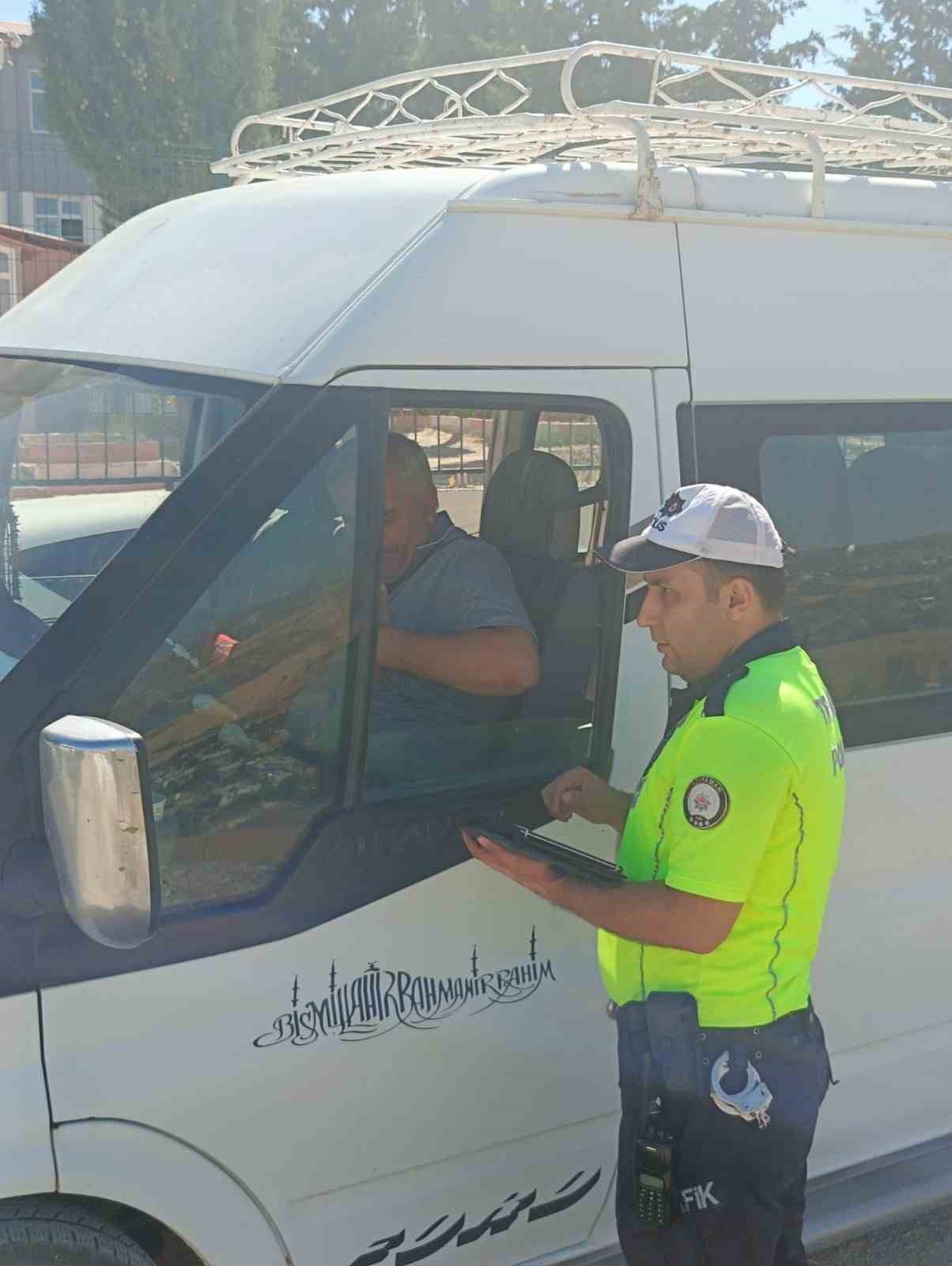 Besni&rsquo;de okul servislerine denetim
