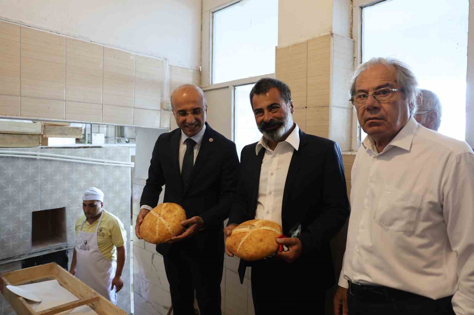 Ata tohumundan üretilen ekmek satışa sunuldu
