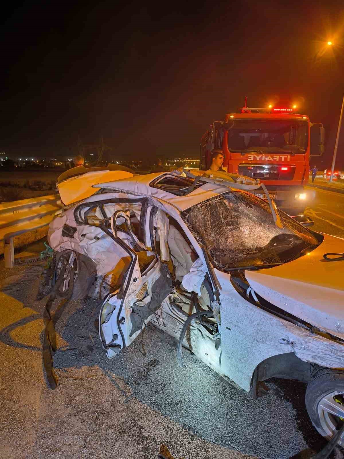 Batman’da yarıştıkları iddia edilen iki otomobil çarpıştı: 1 ölü, 3 yaralı 