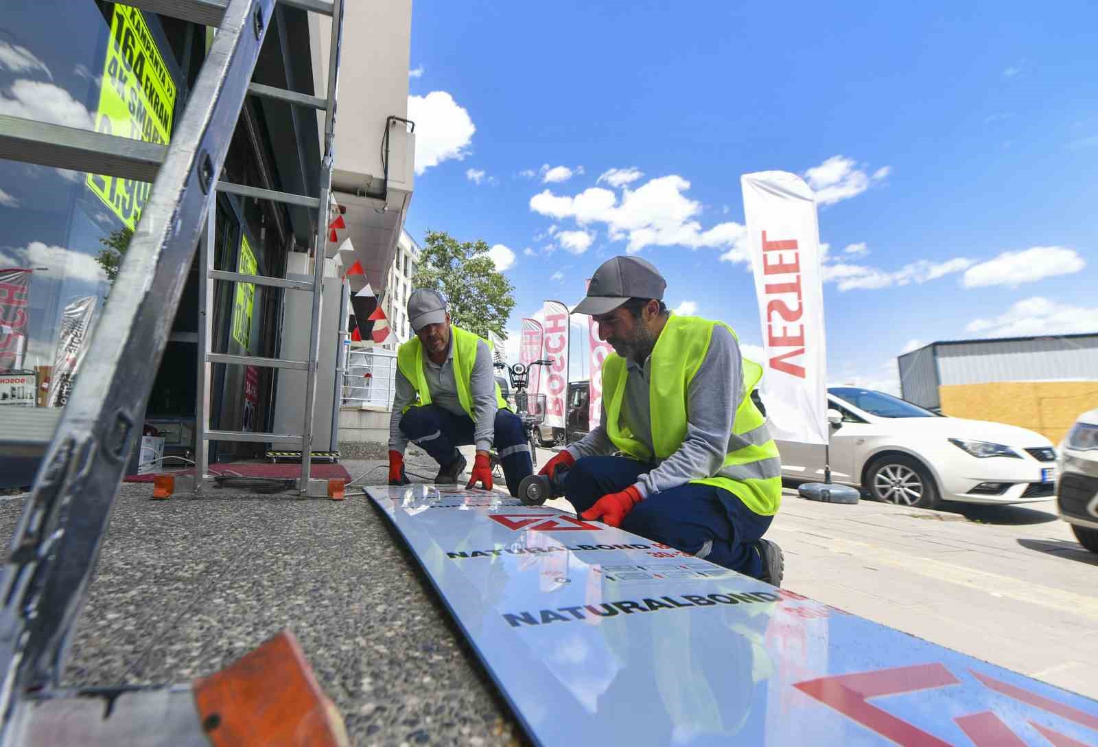 Ulus Tarihi Kent Merkezinde &quot;Anafartalar Caddesi Sokak Sağlıklaştırma ve Kentsel Tasarım&quot; projesi devam ediyor