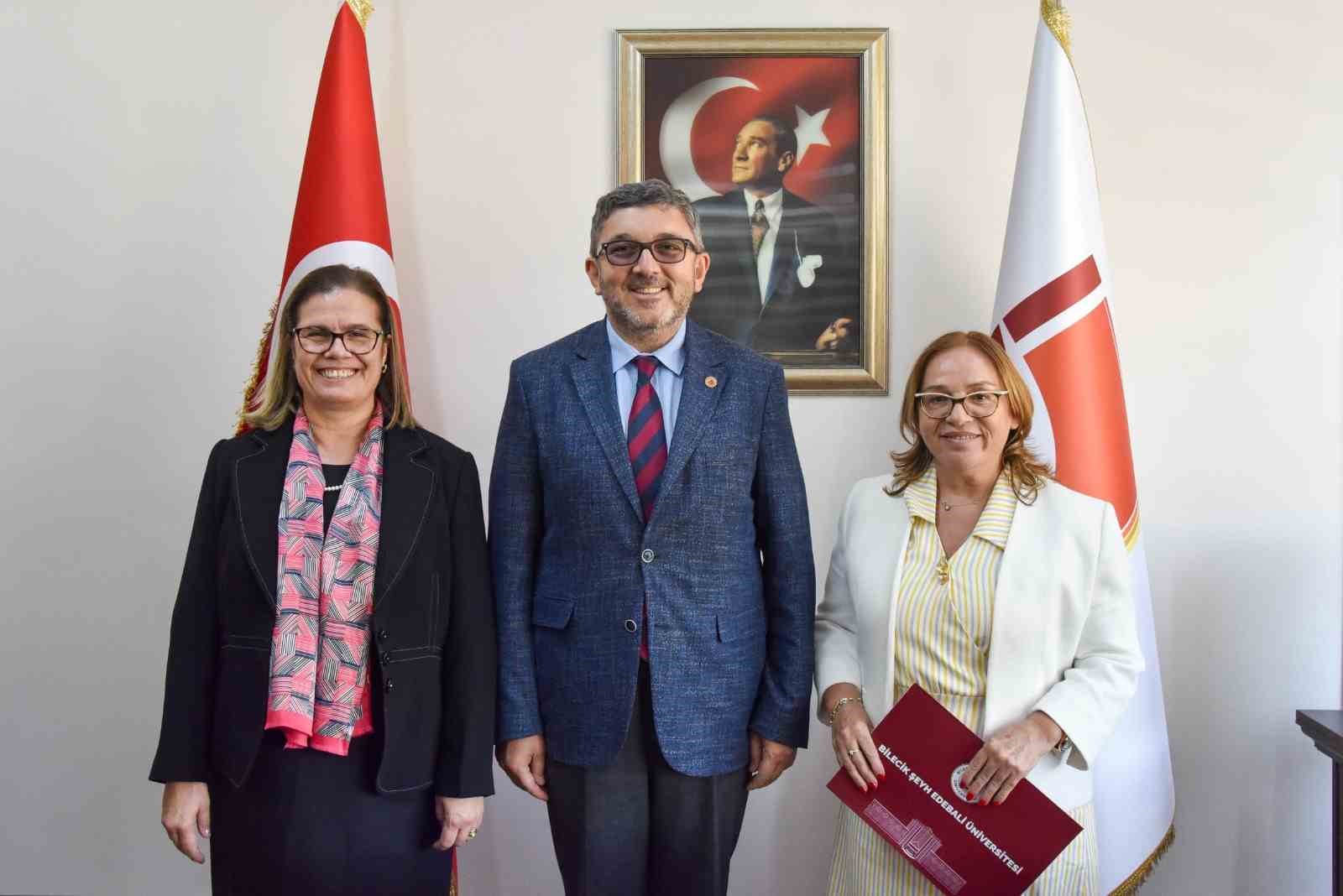 Doç. Dr. Alev Akpınar Borazan göreve başladı