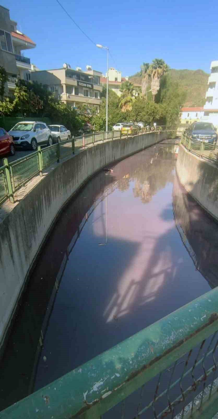 Marmaris’teki dere mor renge dönüştü, MUSKİ uyardı