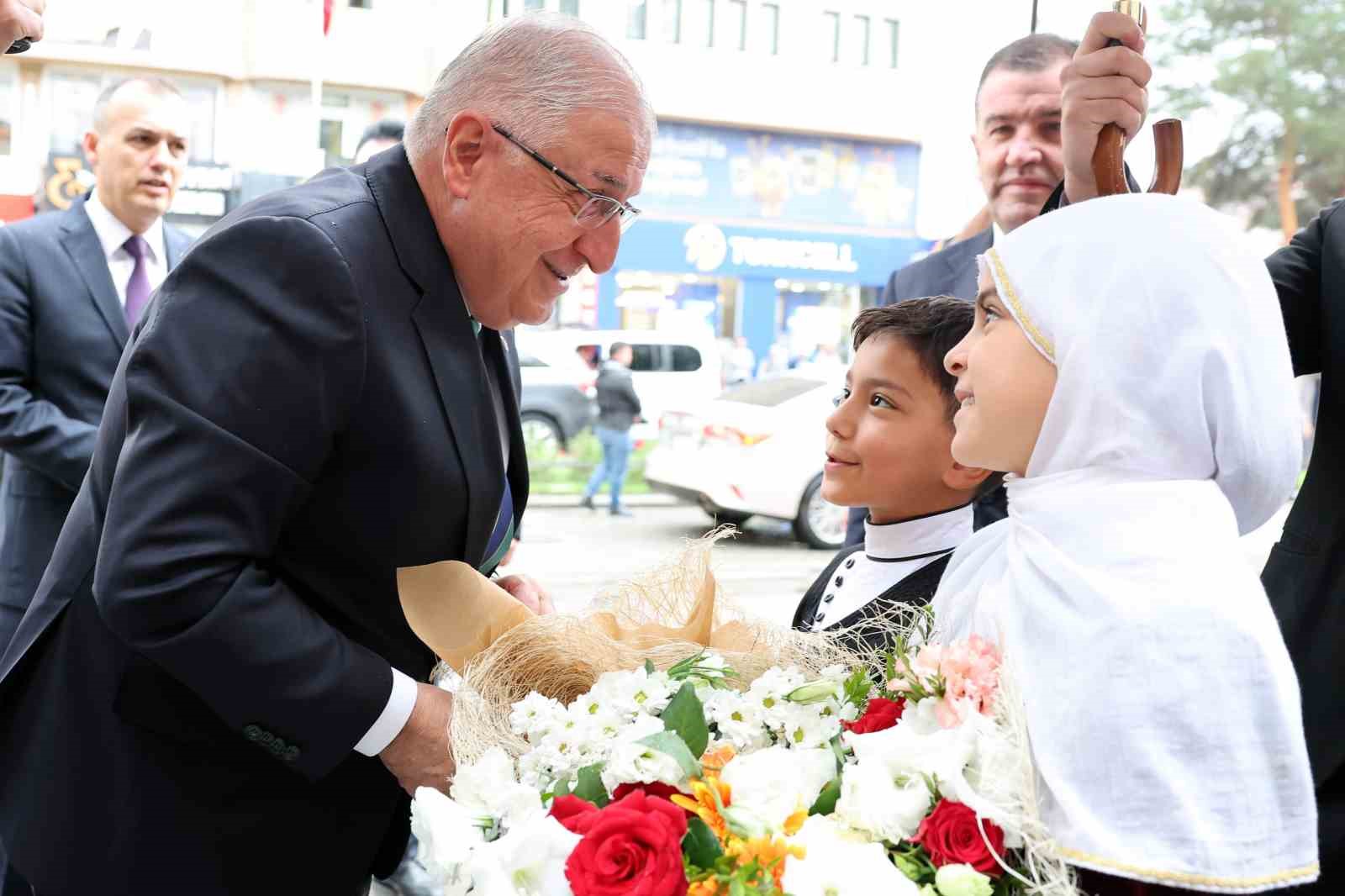 Bakan Güler Bayburt ziyaretinde