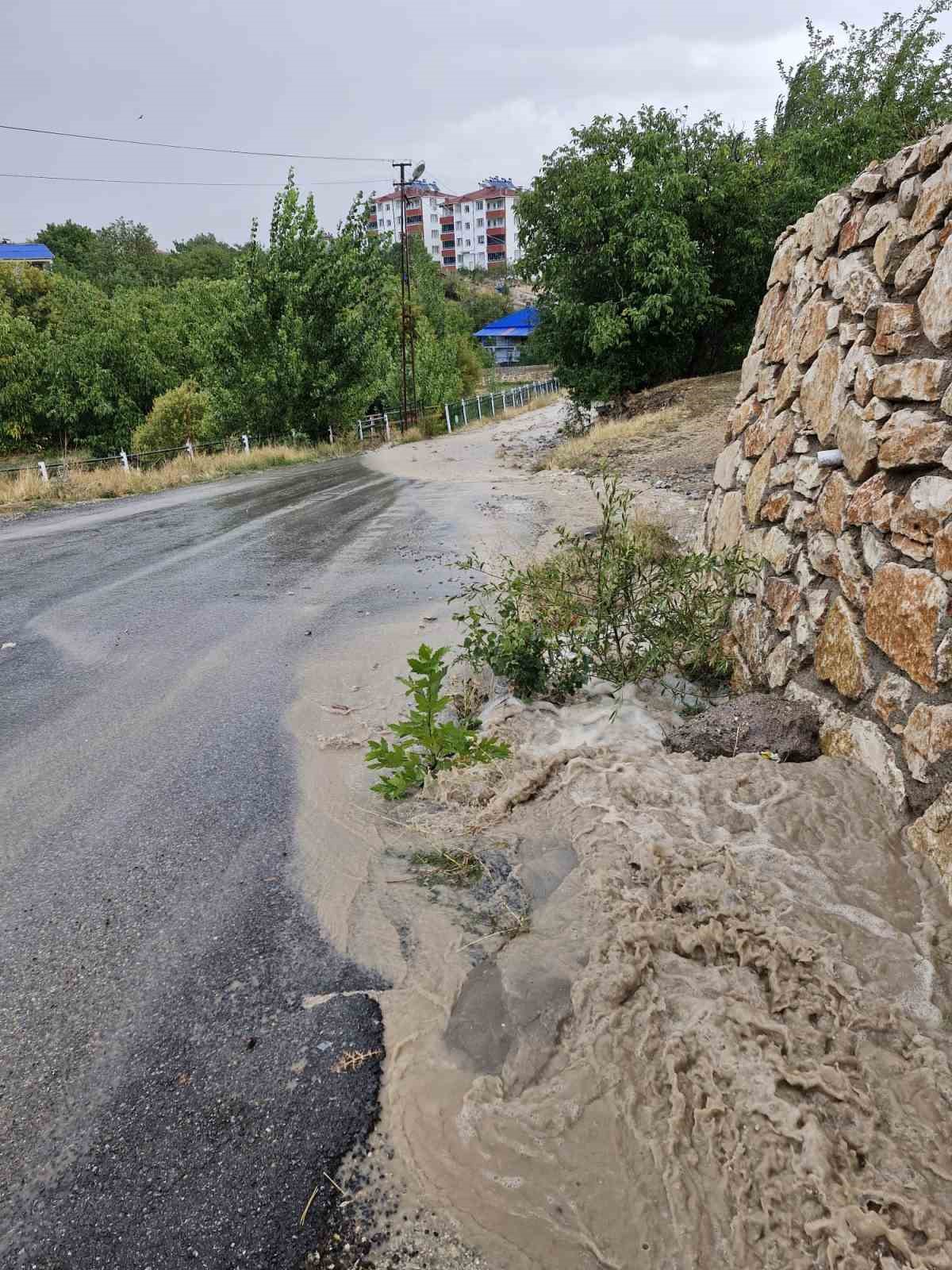 Tunceli’de sağanak etkili oldu
