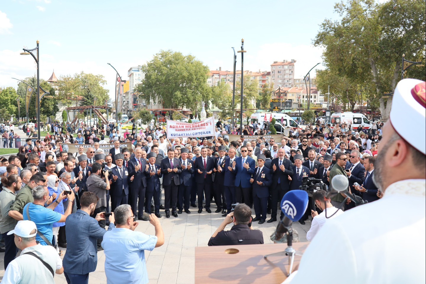 Kütahyalılardan Adnan Menderes’e büyük vefa
