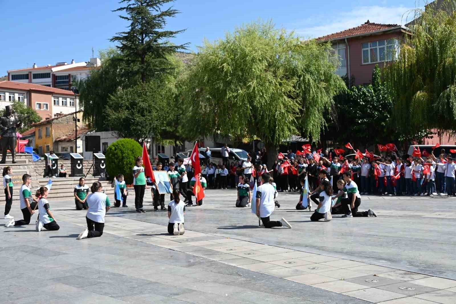 Bozüyük’te İlköğretim Haftası törenle kutlandı
