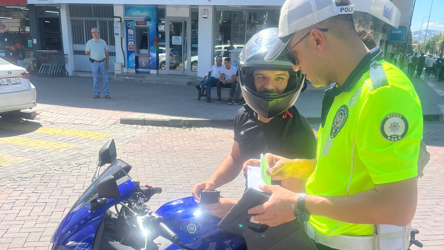 Kula’da motosikletlere özel denetim; 65 bin TL ceza yazıldı