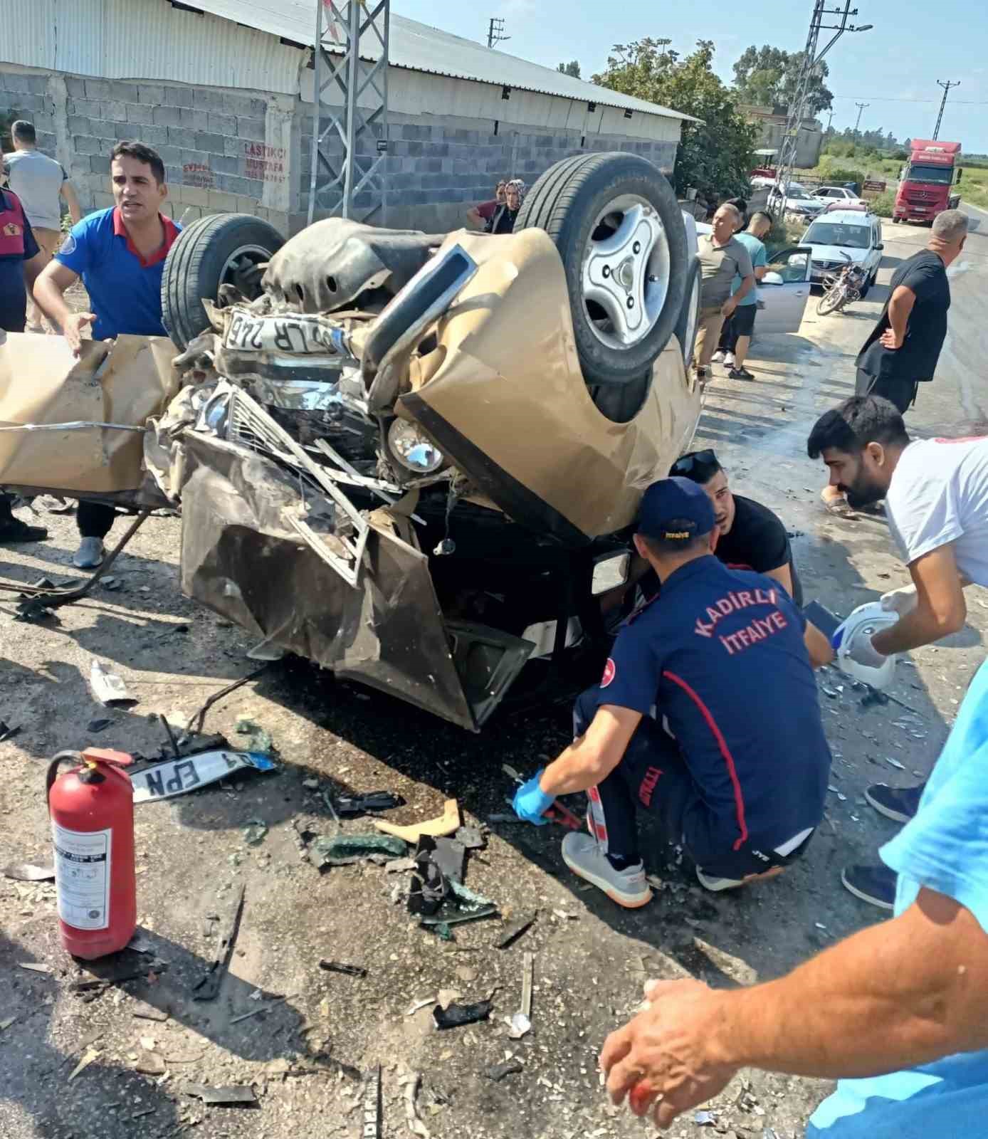 Otomobilin hurdaya döndüğü kazada 7 kişi yaralandı
