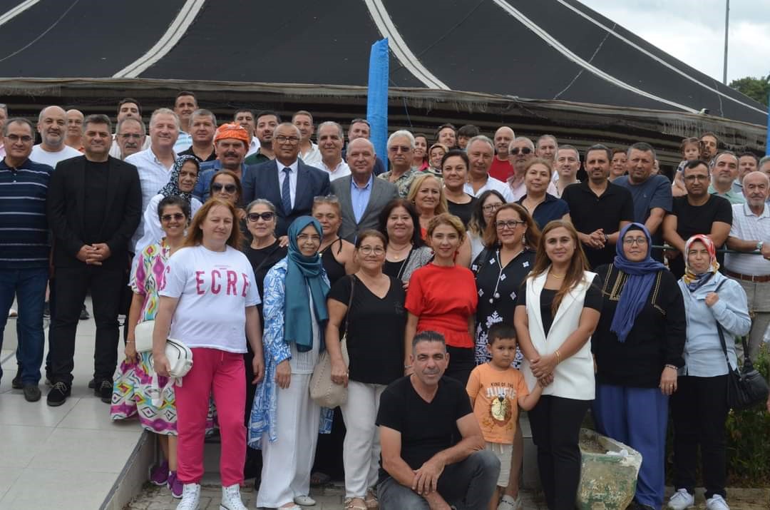 İzmir’deki Aydınlılar ‘Keşkek’ gününde bir araya geldi
