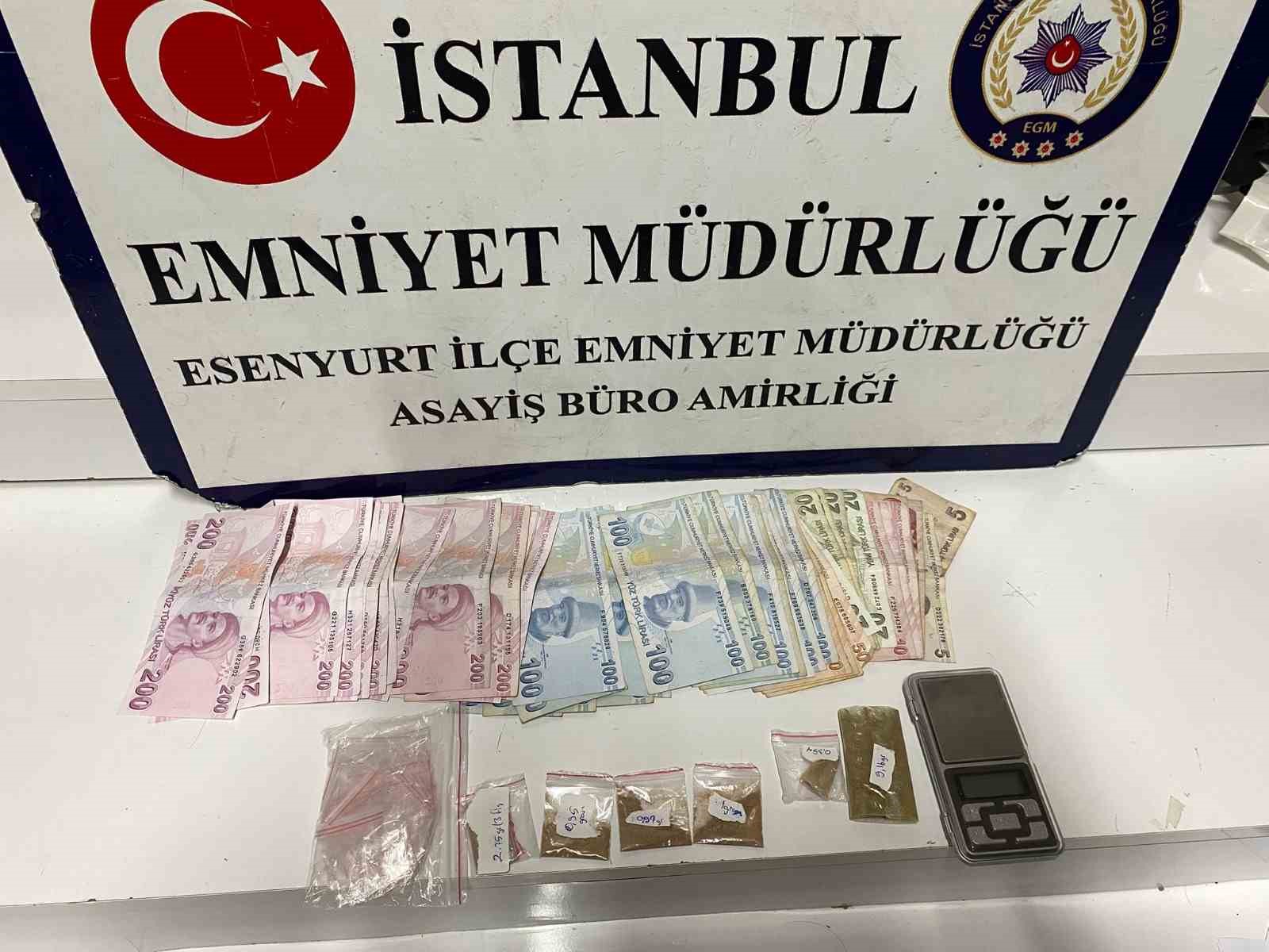 Uyuşturucu ticareti yapan şahıs suçüstü yakalandı
