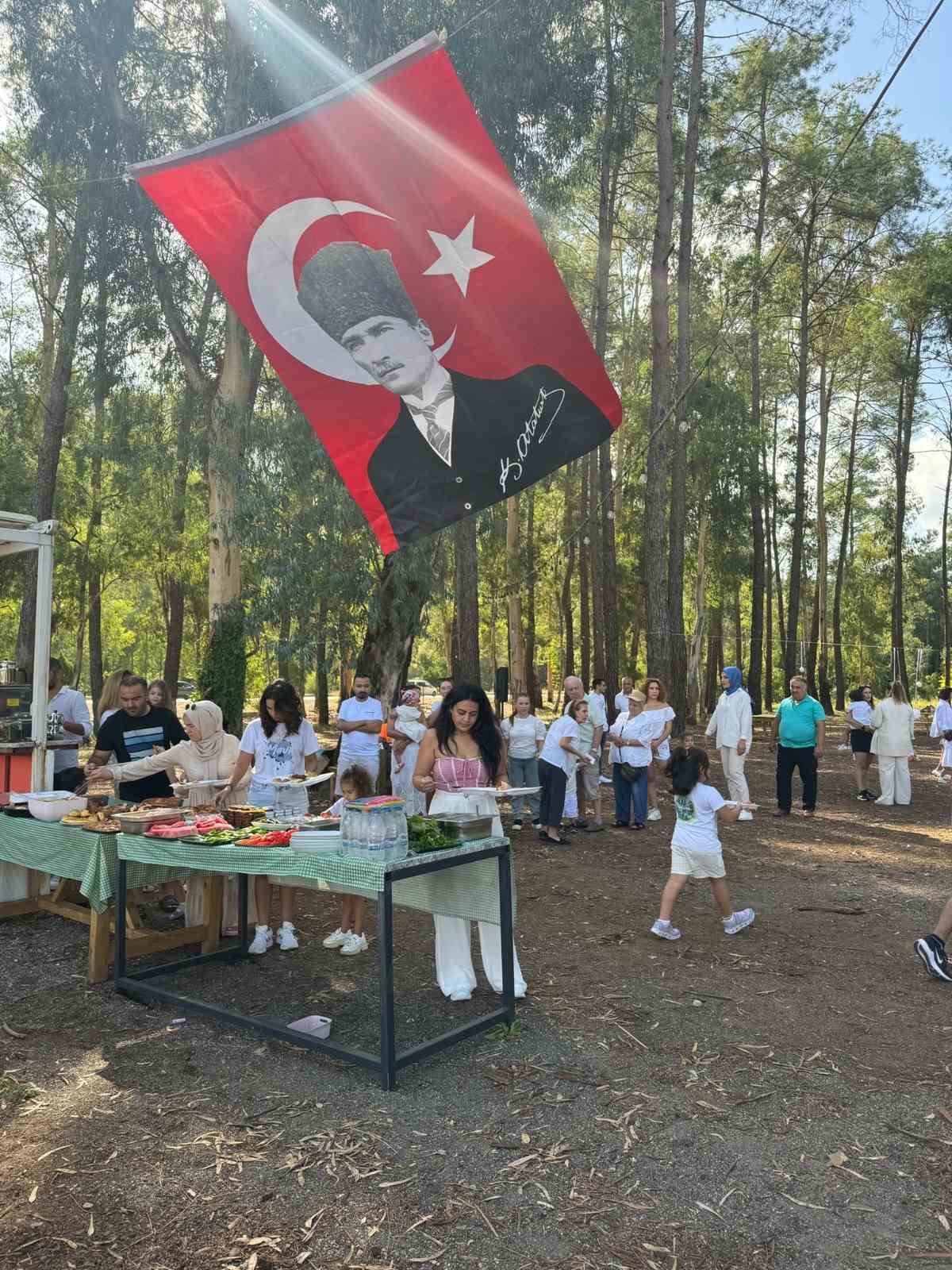 Kreş öğrencileri Tıbbi Bitkiler Koleksiyon Bahçesi’nde buluştu
