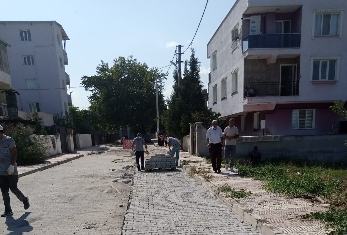 Yunusemre’den 3 mahallede hummalı çalışma