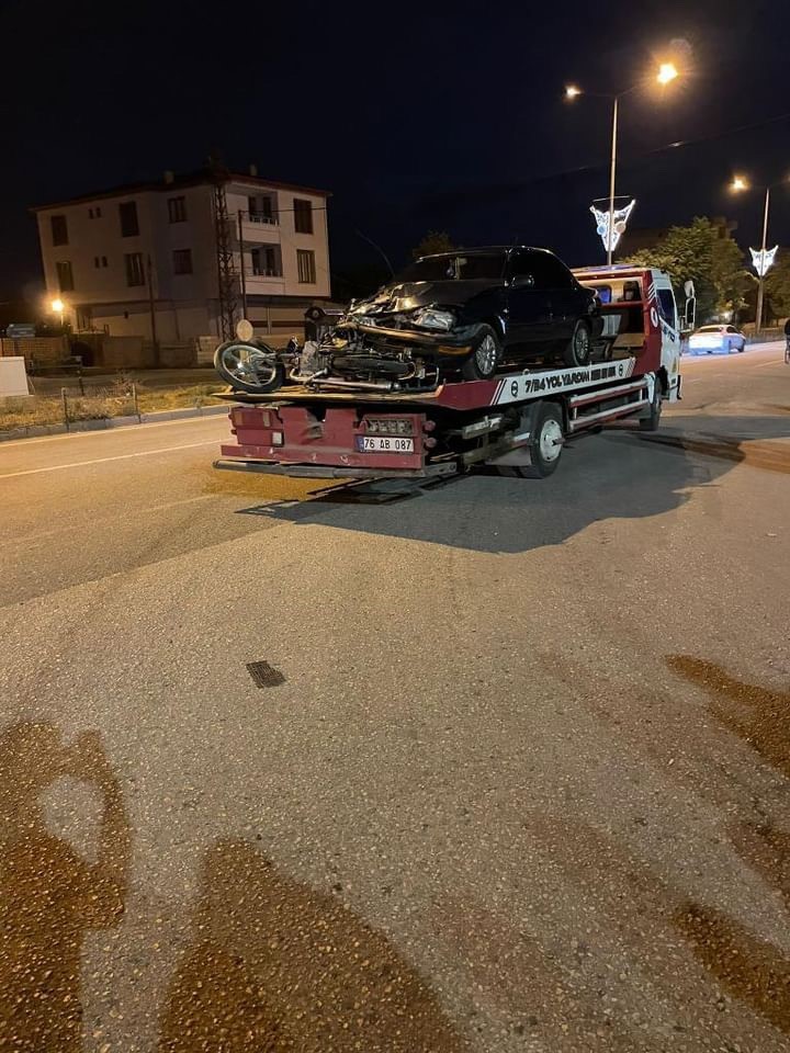 Iğdır’da otomobil ile motosiklet kafa kafaya çarpıştı: 1 ölü, 1 yaralı
