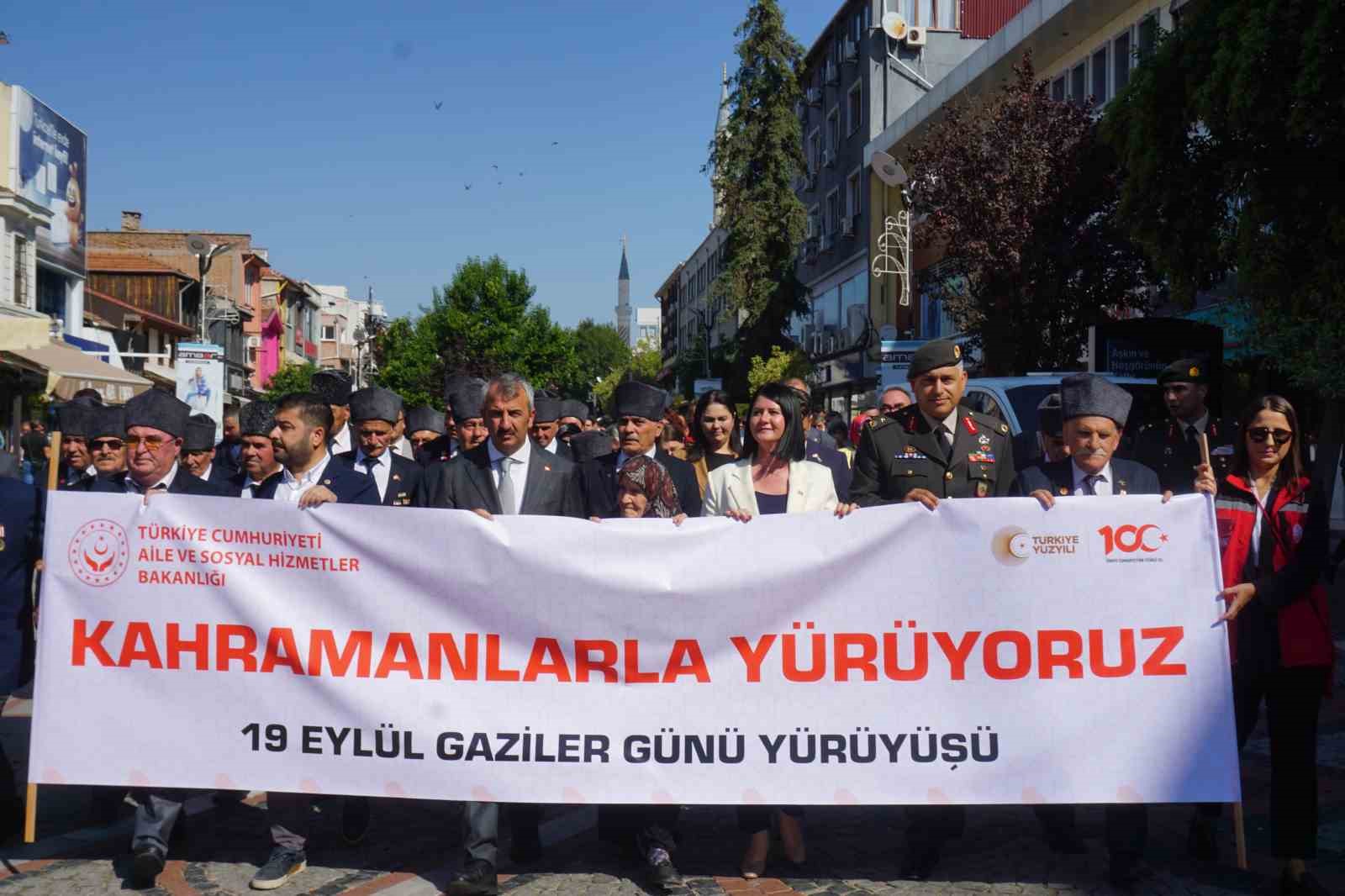 Edirne&rsquo;de Gaziler G&uuml;n&uuml; t&ouml;renle kutlandı
