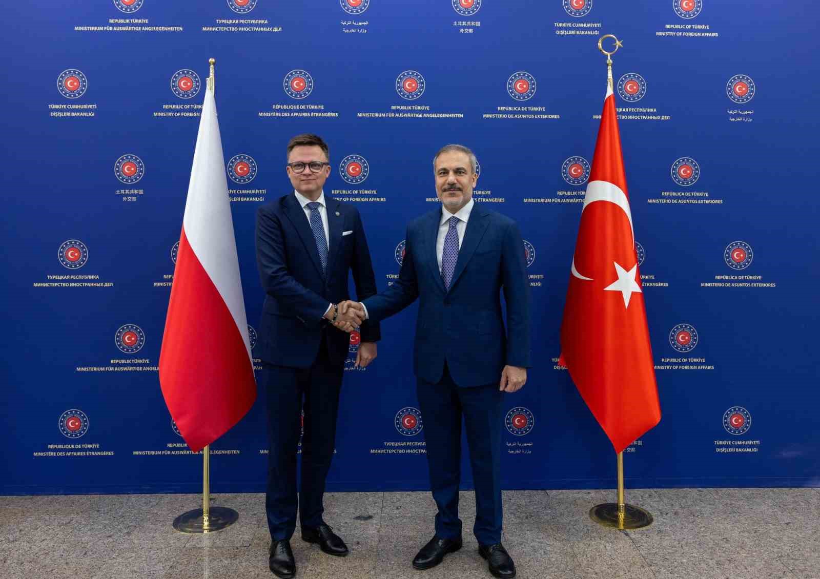 Bakan Fidan, Polonya Meclis Başkanı Holownia ile görüştü
