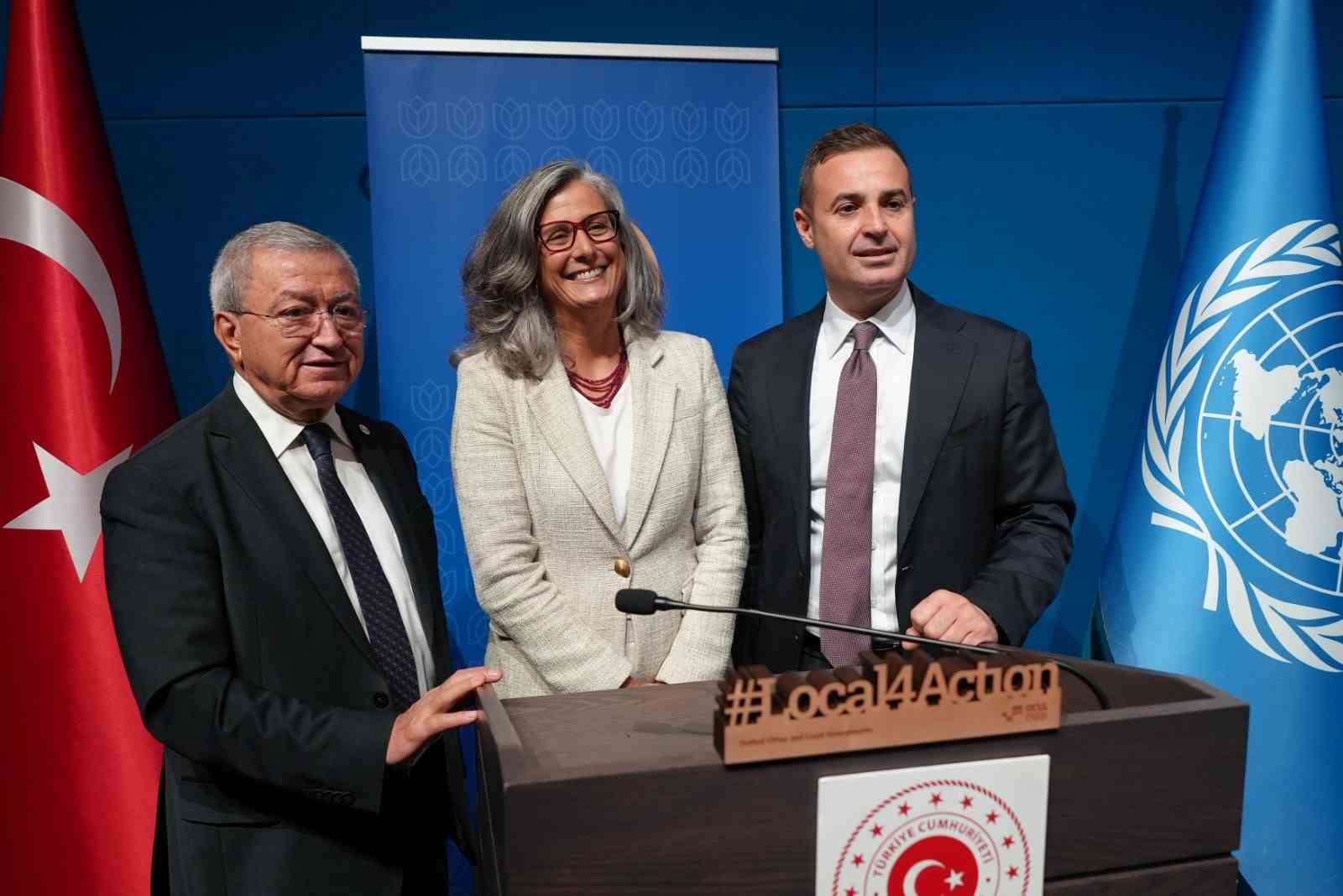 Başkan Ahmet Akın, New York&rsquo;ta bulunan T&uuml;rkevi&rsquo;ni ziyaret etti
