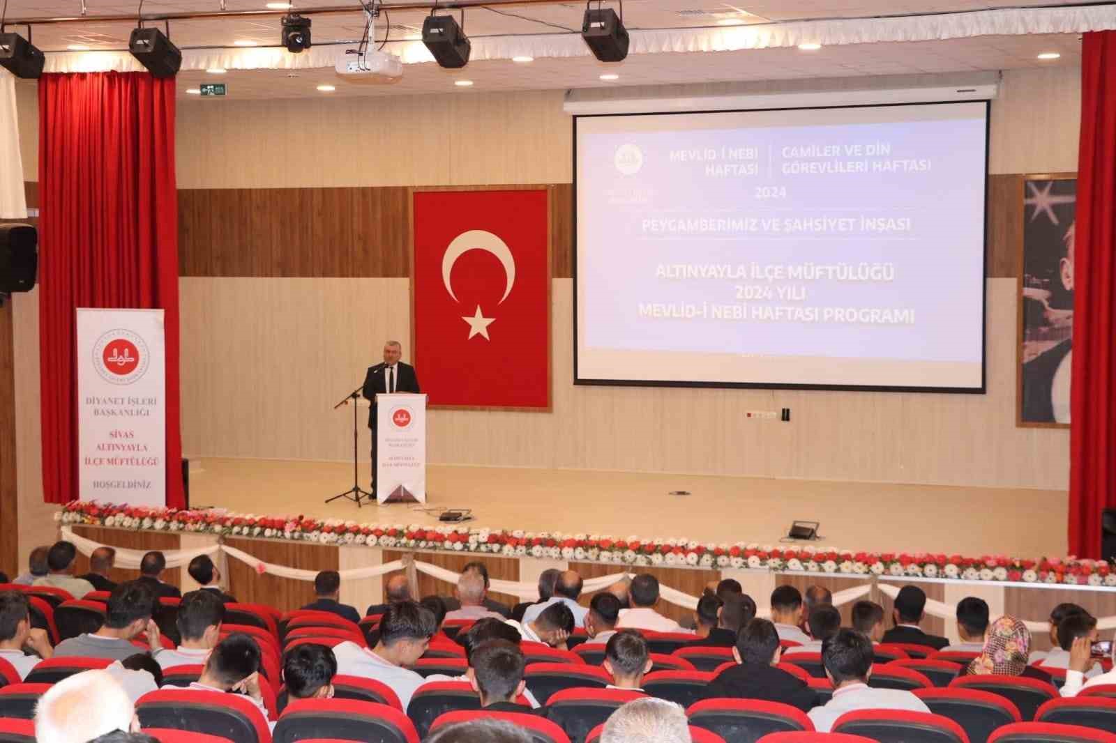 Sivas’ta ’Peygamberimiz ve Şahsiyet İnşası’ konferansı düzenlendi
