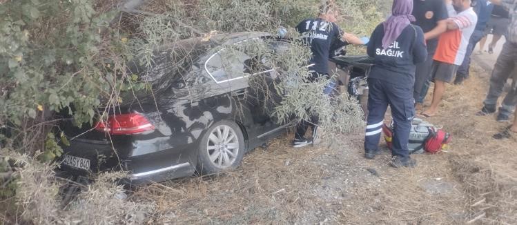 Konya’da otomobil yol kenarındaki ağaçlara çarptı: 1 ölü, 1 yaralı