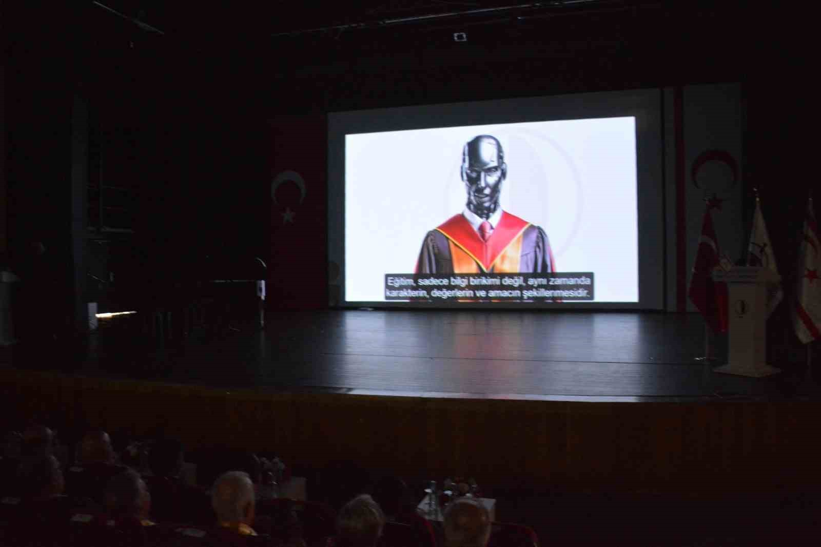 YDÜ’de yeni akademik yılın ilk dersini Cumhurbaşkanı Ersin Tatar verdi
