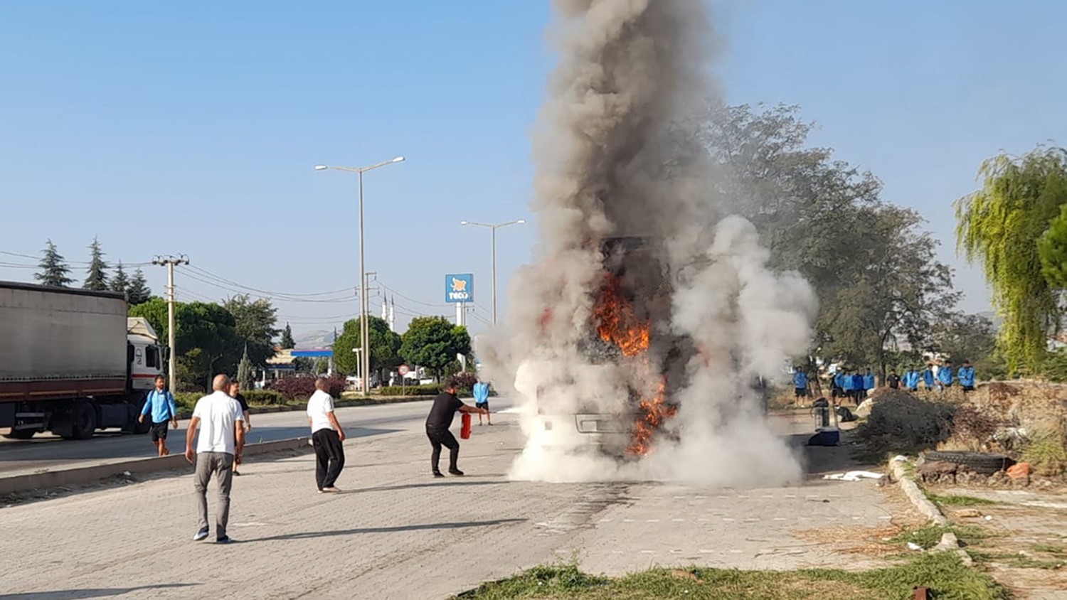 23 Elazığ FK’nın takım otobüsü alev aldı, facia kıl payı atlatıldı