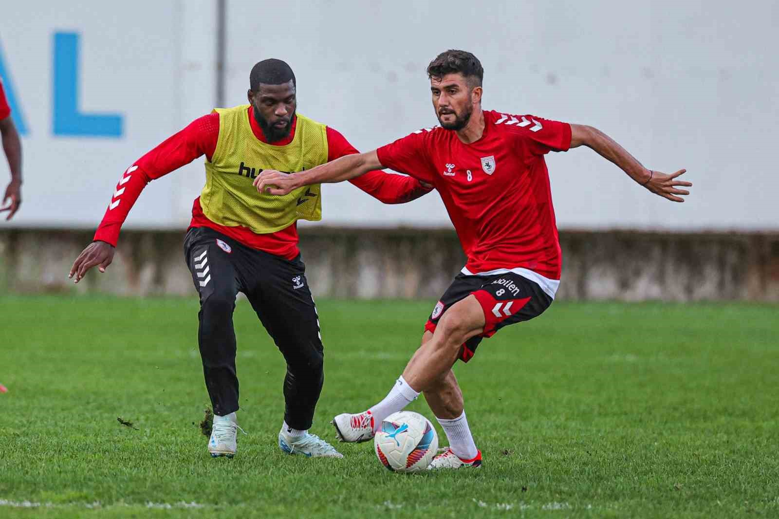 Samsunspor deplasmanda 3’te 3 peşinde